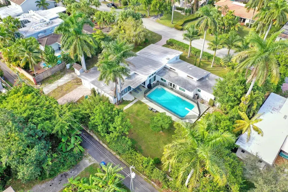 Gorgeous 5BR Home with Heated Pool