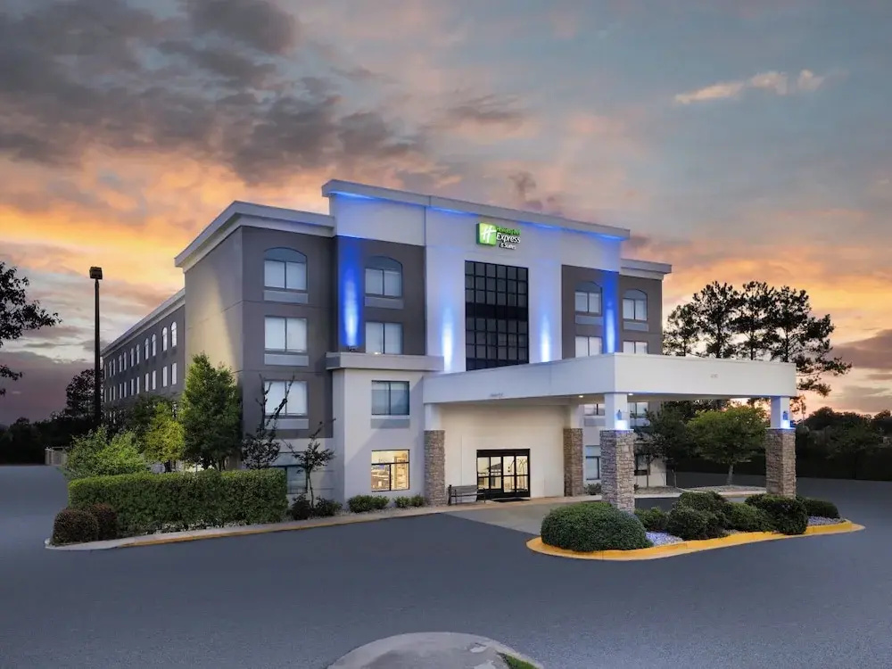 Holiday Inn Express Suites Augusta West -Ft Gordon