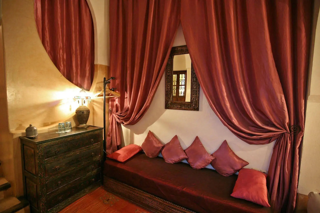 Riad El Faris - Général