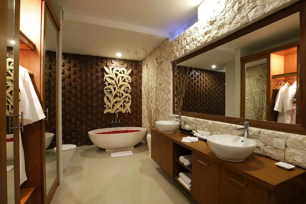 2 Bedrooms Villa