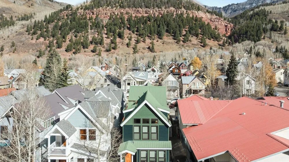 Pacific Street Townhome 514b by Avantstay Cute Townhouse in the Heart of Telluride!