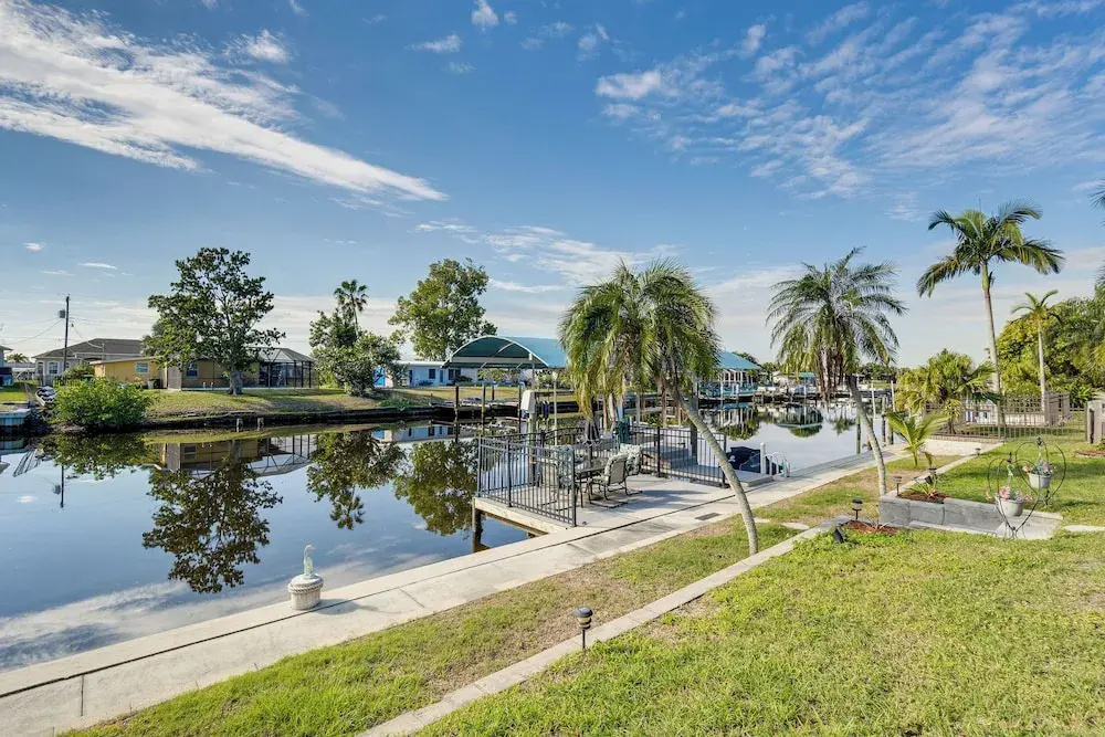 Port Charlotte Paradise w/ Private Outdoor Oasis!