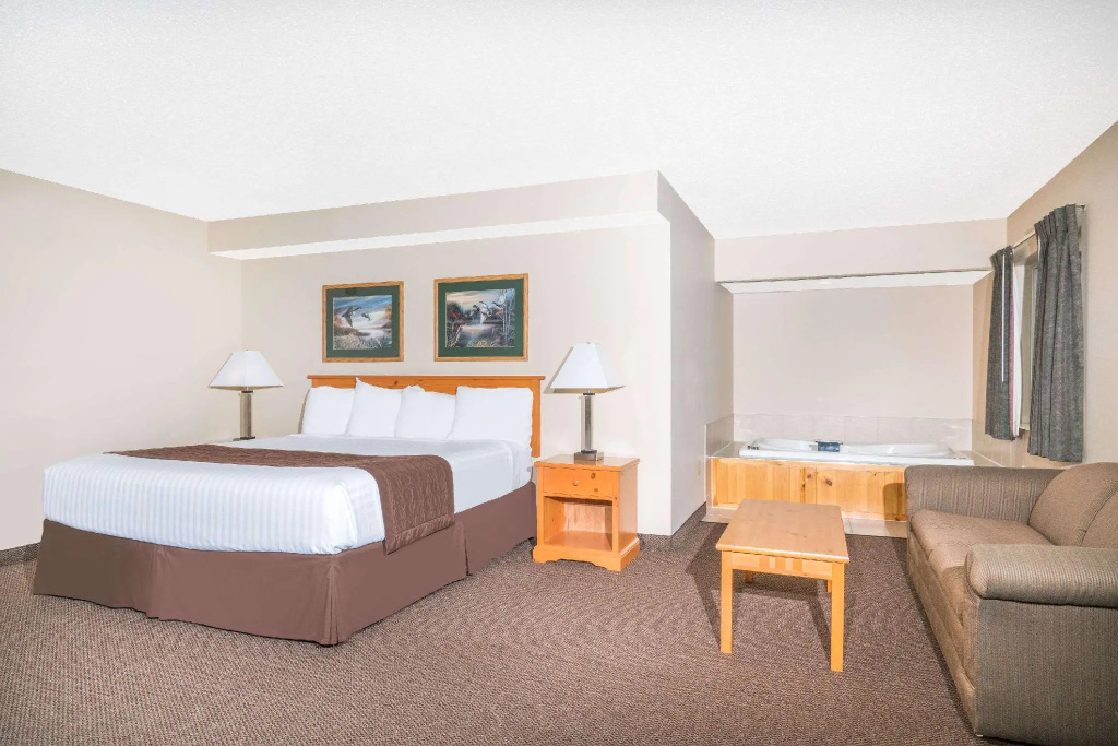 Double Suite (full double bed)