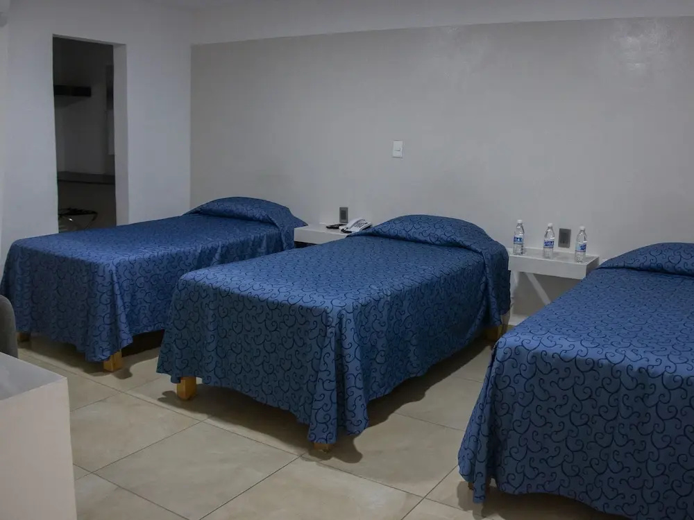 Standard Triple room
