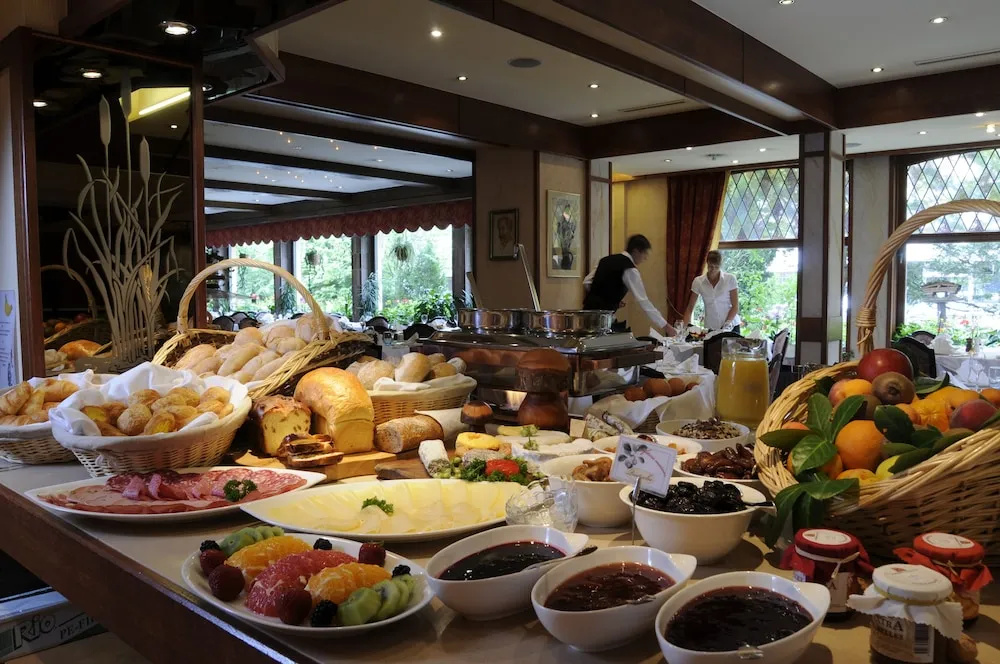 Hotel photo 12