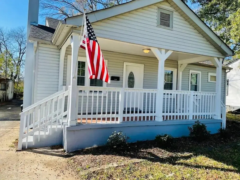 83rd Street Comfy Cottage