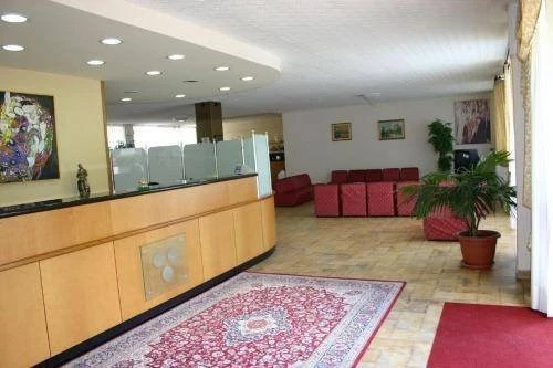 Lobby & Reception