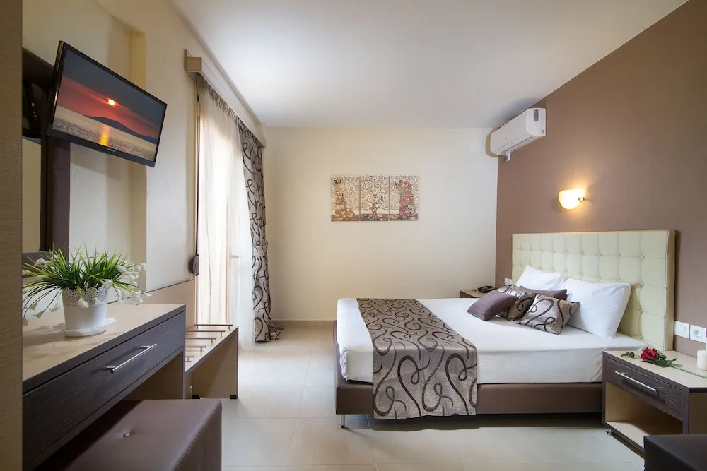 Deluxe Suite with balcony and with sea view