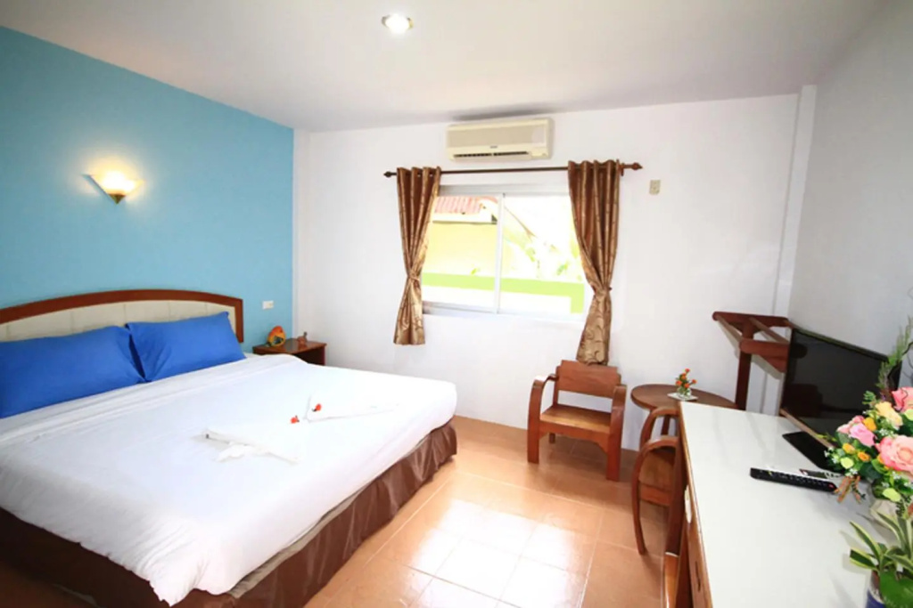J Holiday Inn - Chambres