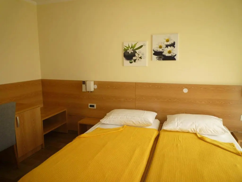 Standard Double room (full double bed)