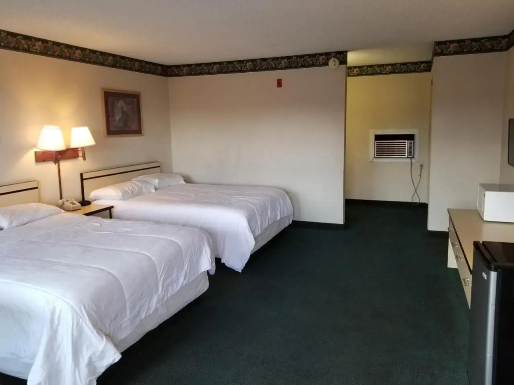 Travelodge Colorado Springs South