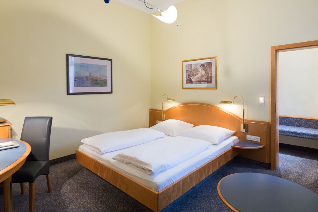Hotel Uhland by null