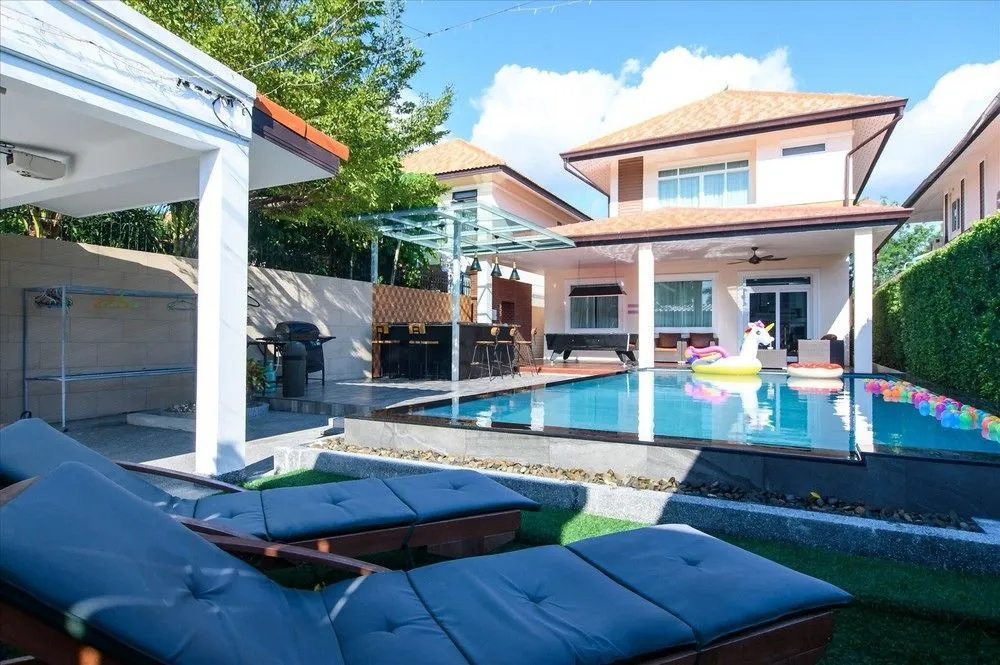 Exquisite Pool Villa