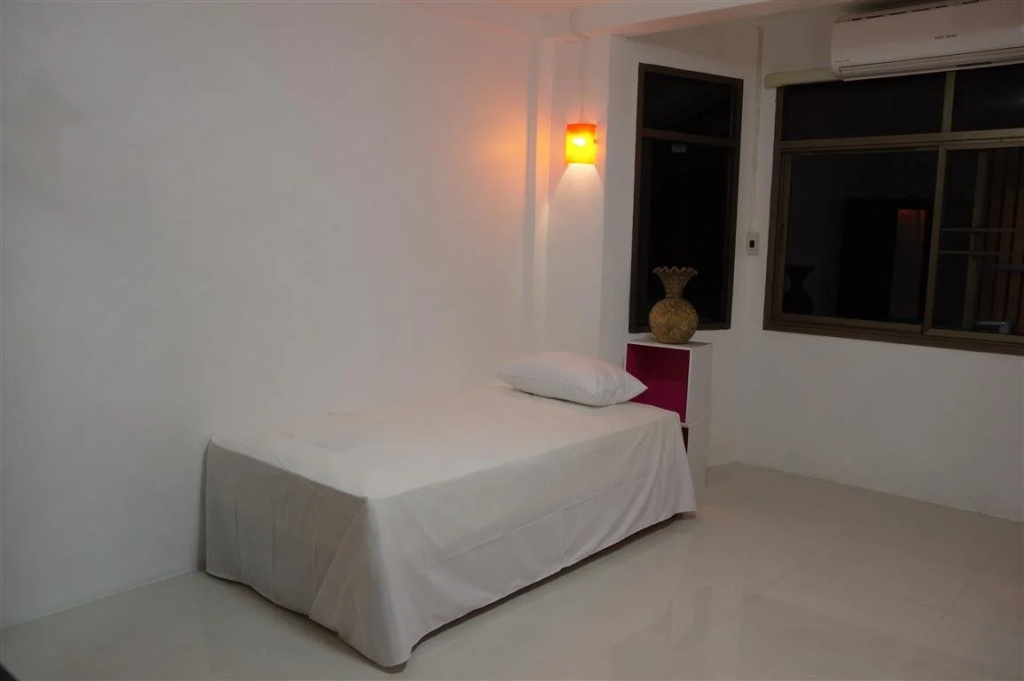 Donmueang Airport Residence Hostel