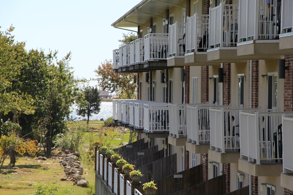 Winnapaug Inn