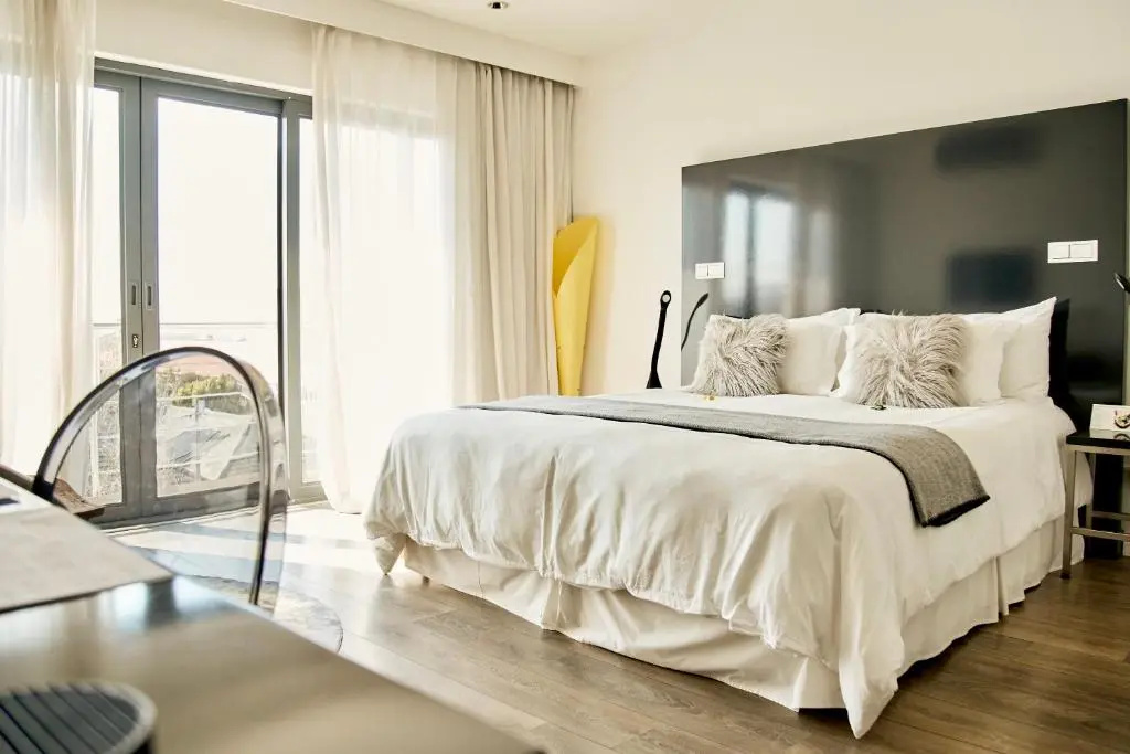 Deluxe Double room with balcony and with sea view (full double bed)