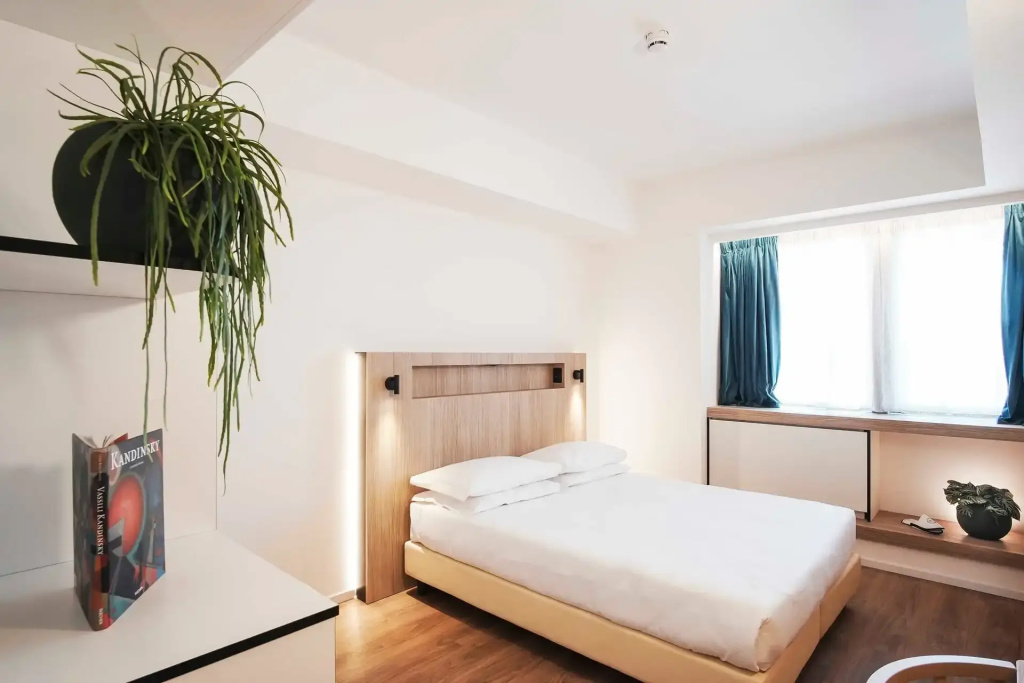 Standard Double room (full double bed)