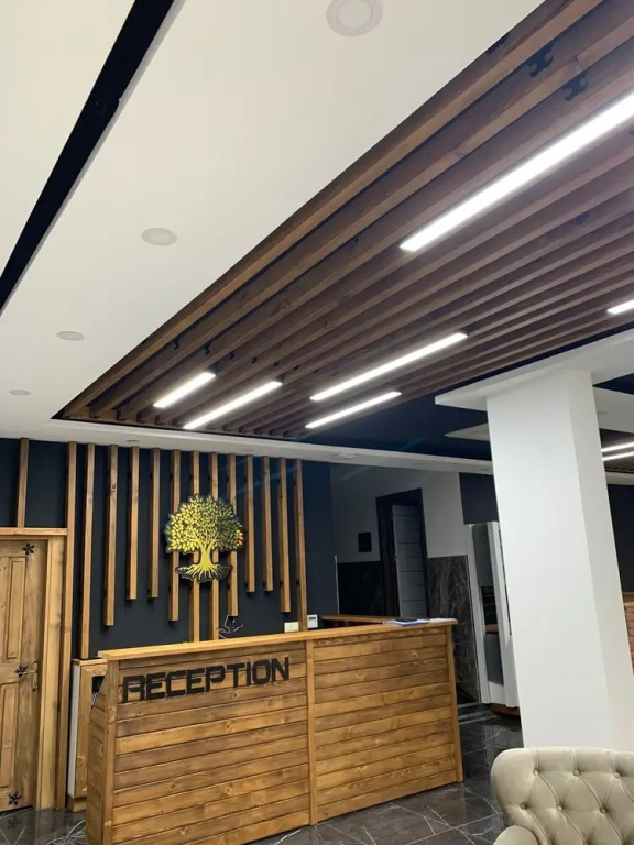 Lobby & Reception