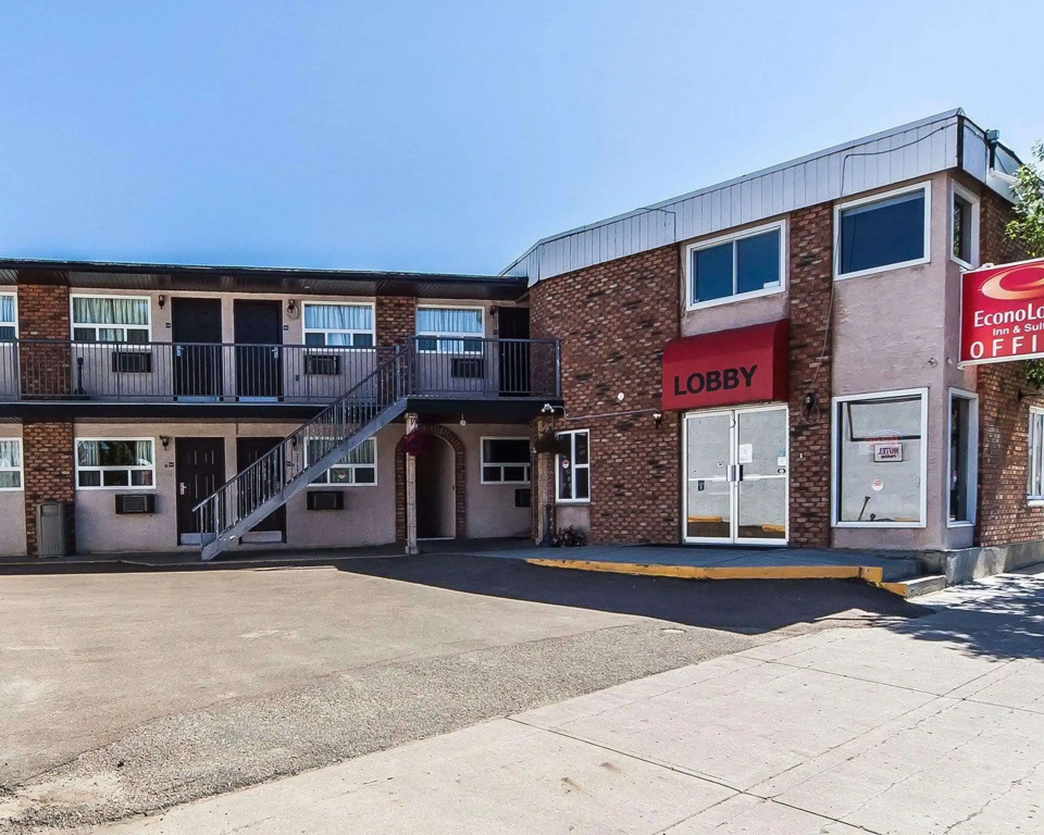 Econo Lodge Inn & Suites