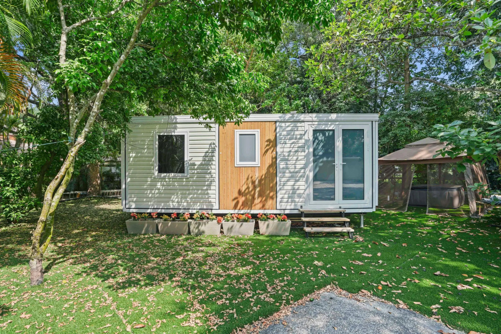 2BR Tiny Farm Home IN Fort Lauderdale