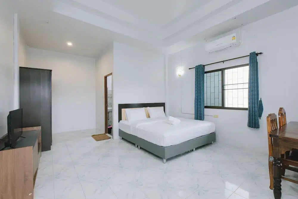 Бунгало с балконом в Kataonsea Bungalows
