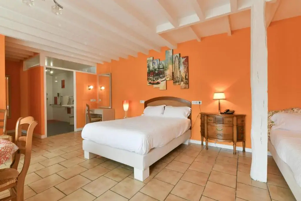 Logis Hotel Aux Tauzins - Chambres