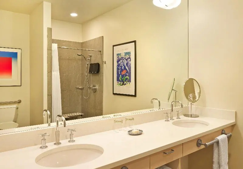 2 Bedrooms Deluxe Suite with balcony