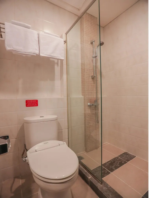 Deluxe Double room (full double bed)