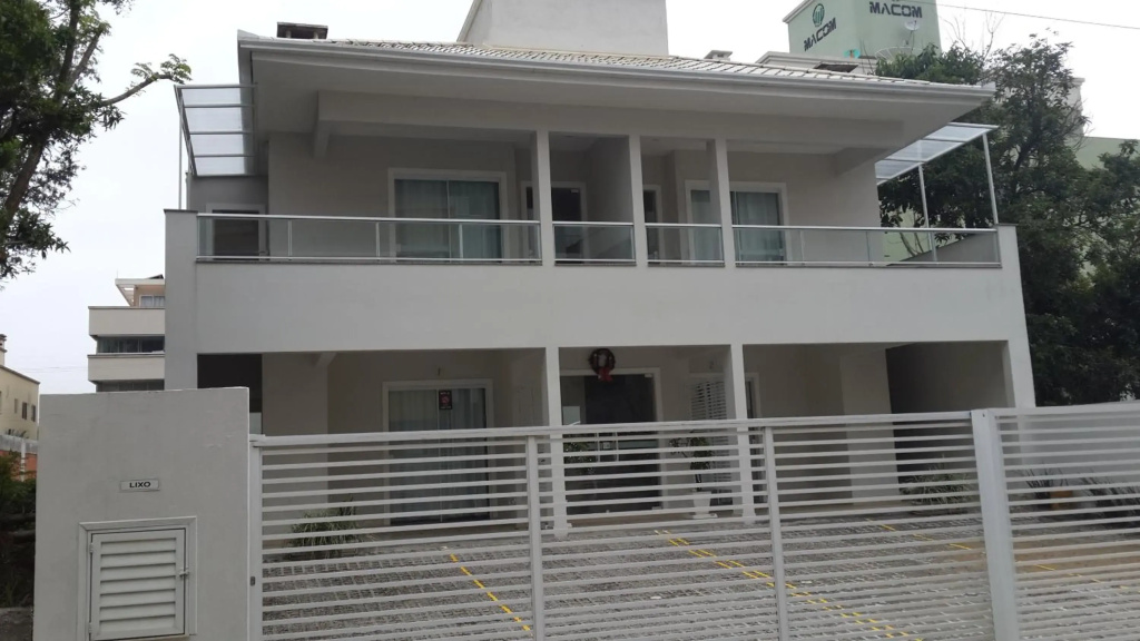 Apartamentos próximo à praia
