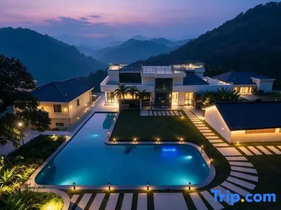 Xingyi Wanfenglin Peak-Chasing House