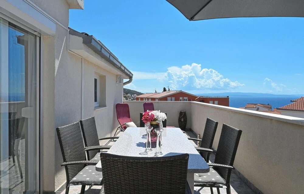 Nice Apartment in Okrug Gornji With Wifi and 2 Bedrooms