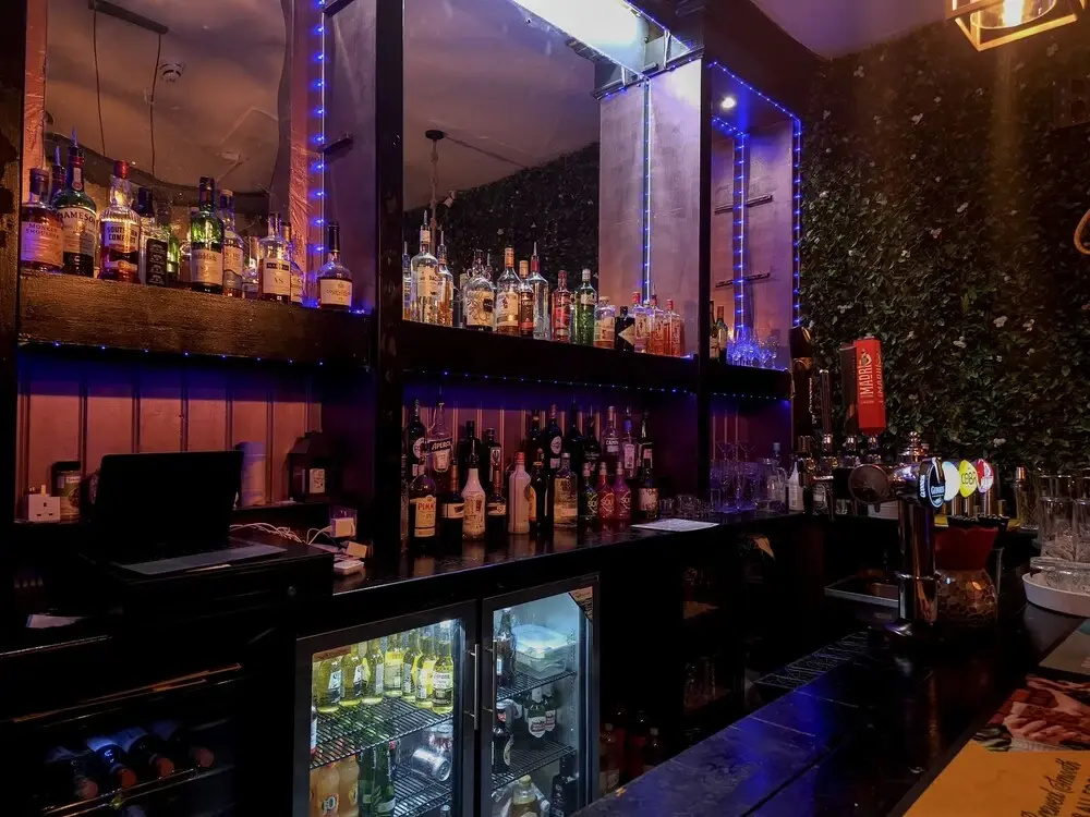 Crown Hotel - Stone (Near Stoke-On-Trent) by OYO - Général