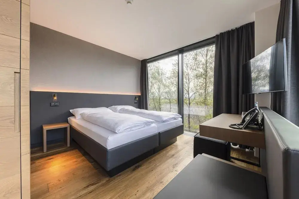 Superior Double room with mountain view (full double bed)