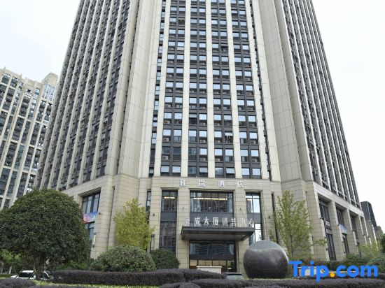 Hangzhou Young Land Hotel