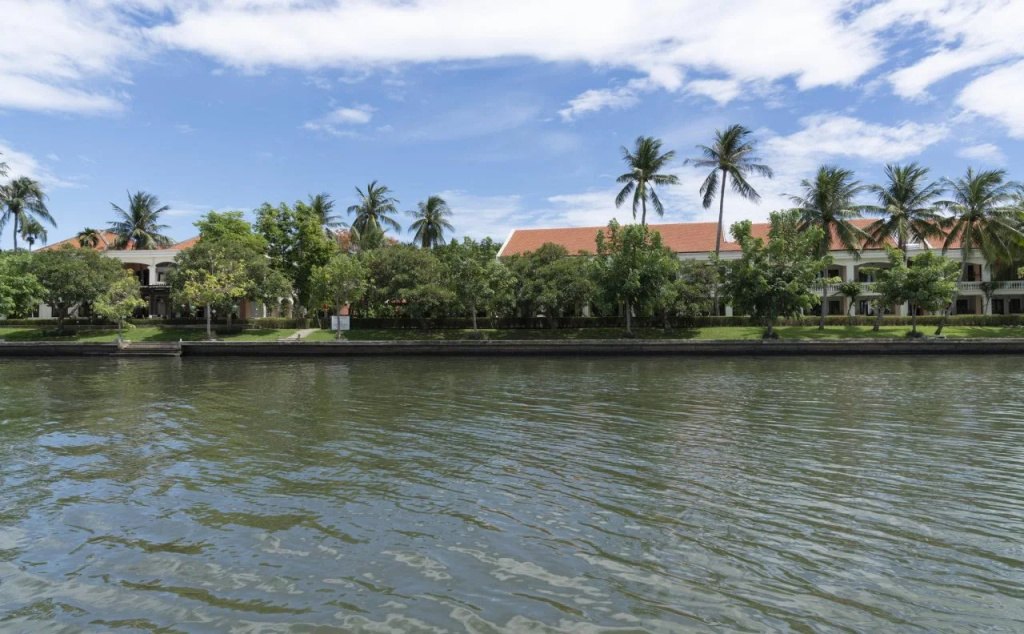 Beach & Waterfront
