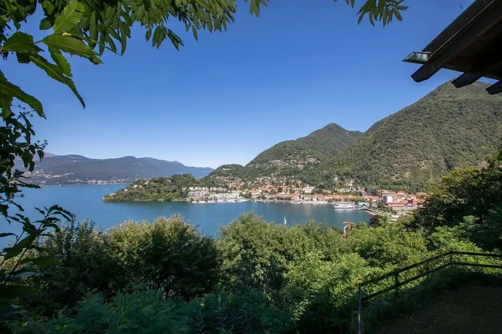 Villa Al Golfo Pool and View