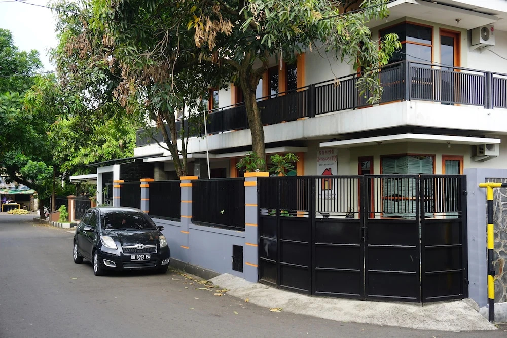 Rumah Sarwestri B&B
