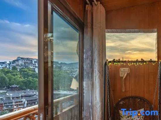 Deluxe Double room with river view (full double bed)
