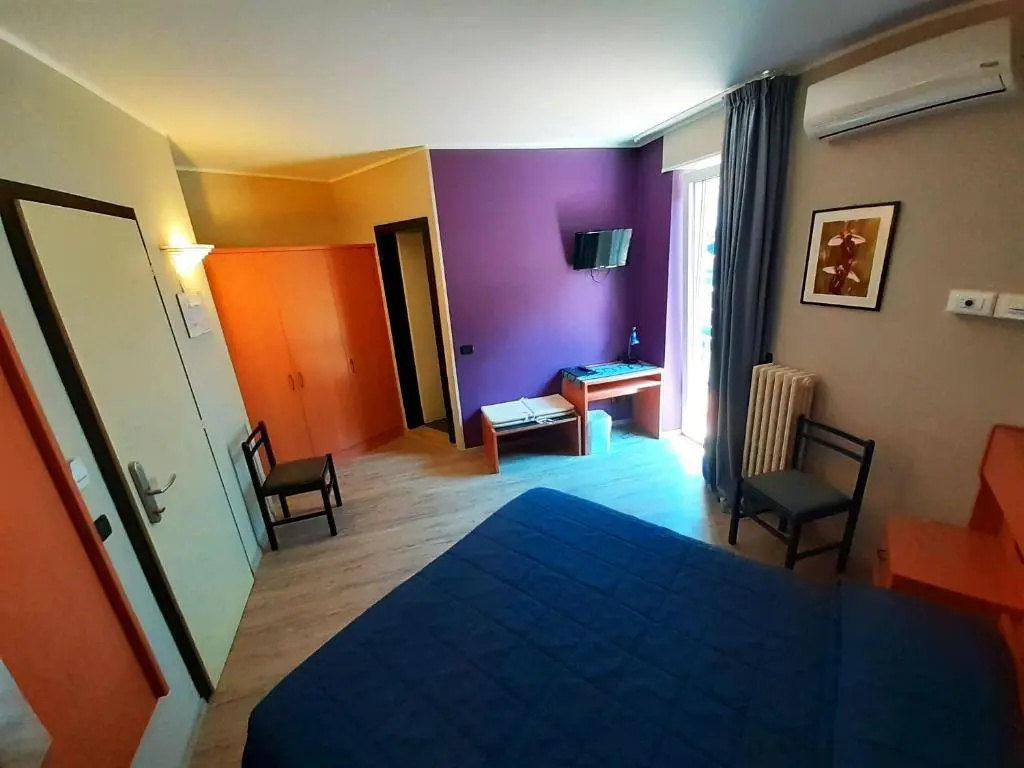 Standard Double room with balcony (full double bed)