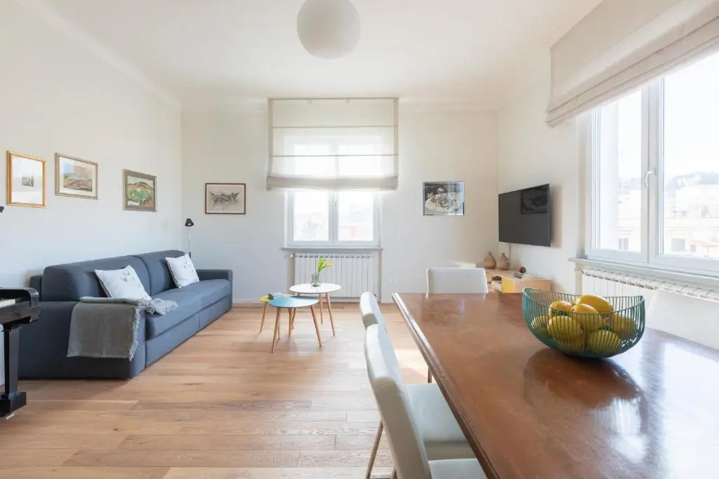 Top Floor Apt with Rooftop Terrace near St. Peter
