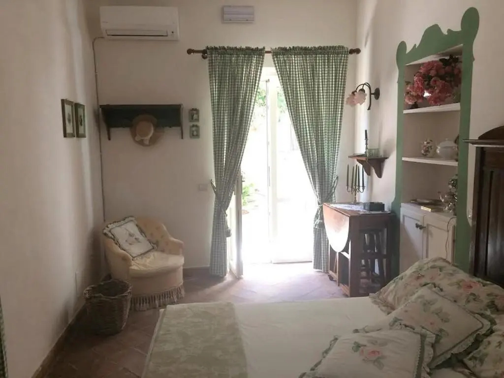 Standard Double room with garden view (full double bed)