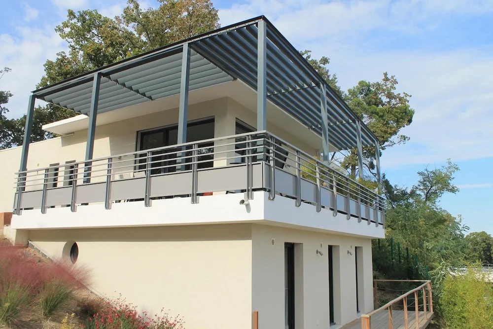 House with 4 Bedrooms in Villeneuve-Lès-Avignon, with Wonderful Mountain View, Enclosed Garden And Wifi
