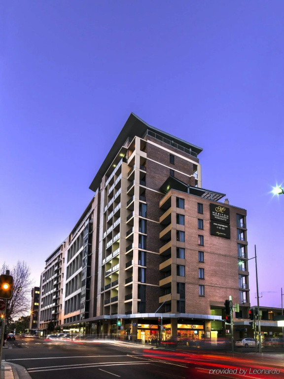 Meriton Suites George Street, Parramatta