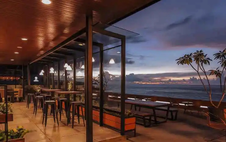 Beach & Waterfront