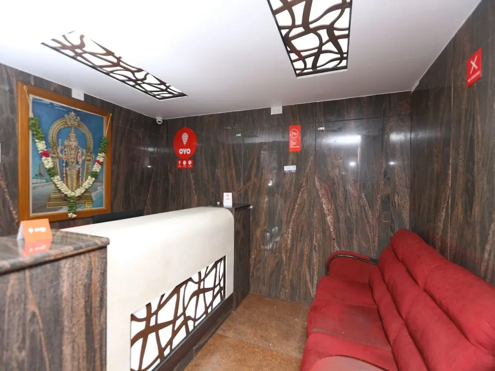 OYO 15558 Sri Sai Nivas Inn