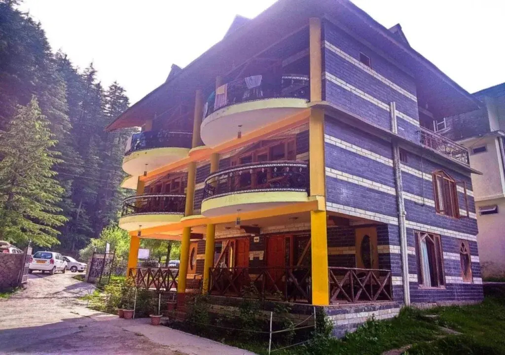 Kunal Hotel & Cottages