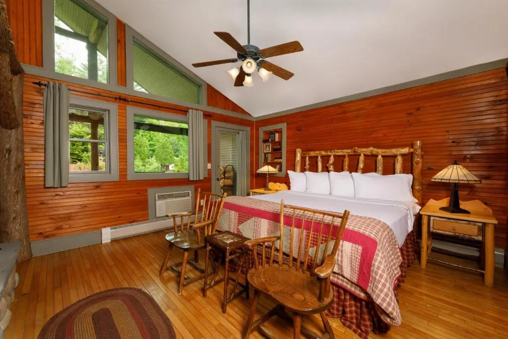 Friends Lake Inn - Chambres