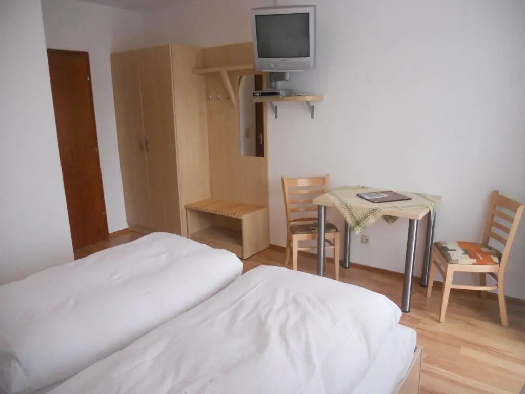 Economy Double room (full double bed)