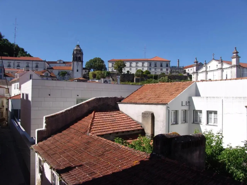 Hotel Leiriense by null