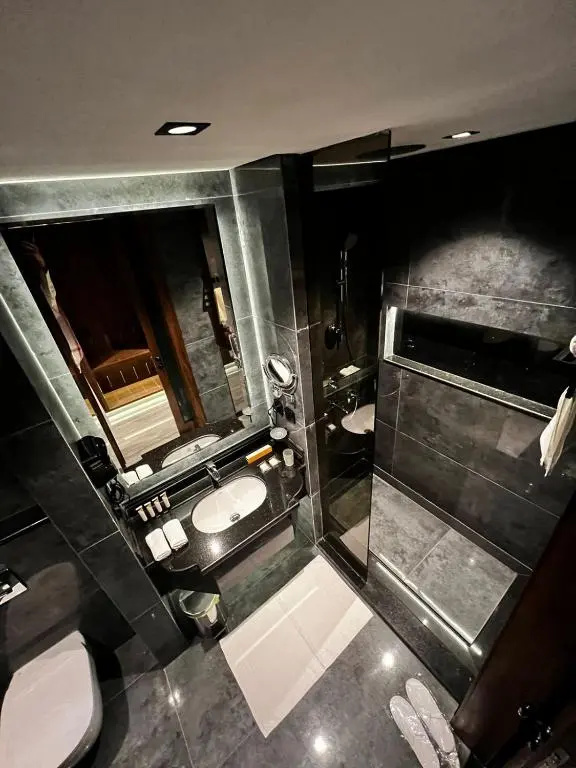 2 Bedrooms Suite with city view